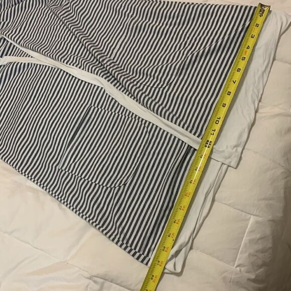 TICKLED TEAL, smock, large, great condition, gray stripes, front pockets - Picture 7 of 11